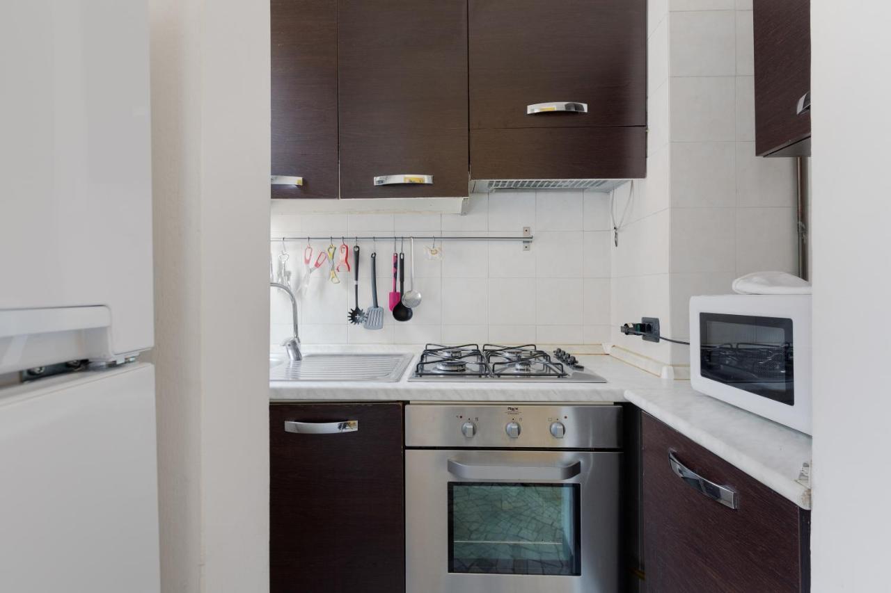 Apartment With Balcony - 50 M Far From M1 Pasteur Milaan Buitenkant foto